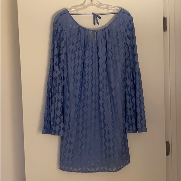 Lace bell sleeve dress - Picture 1 of 5